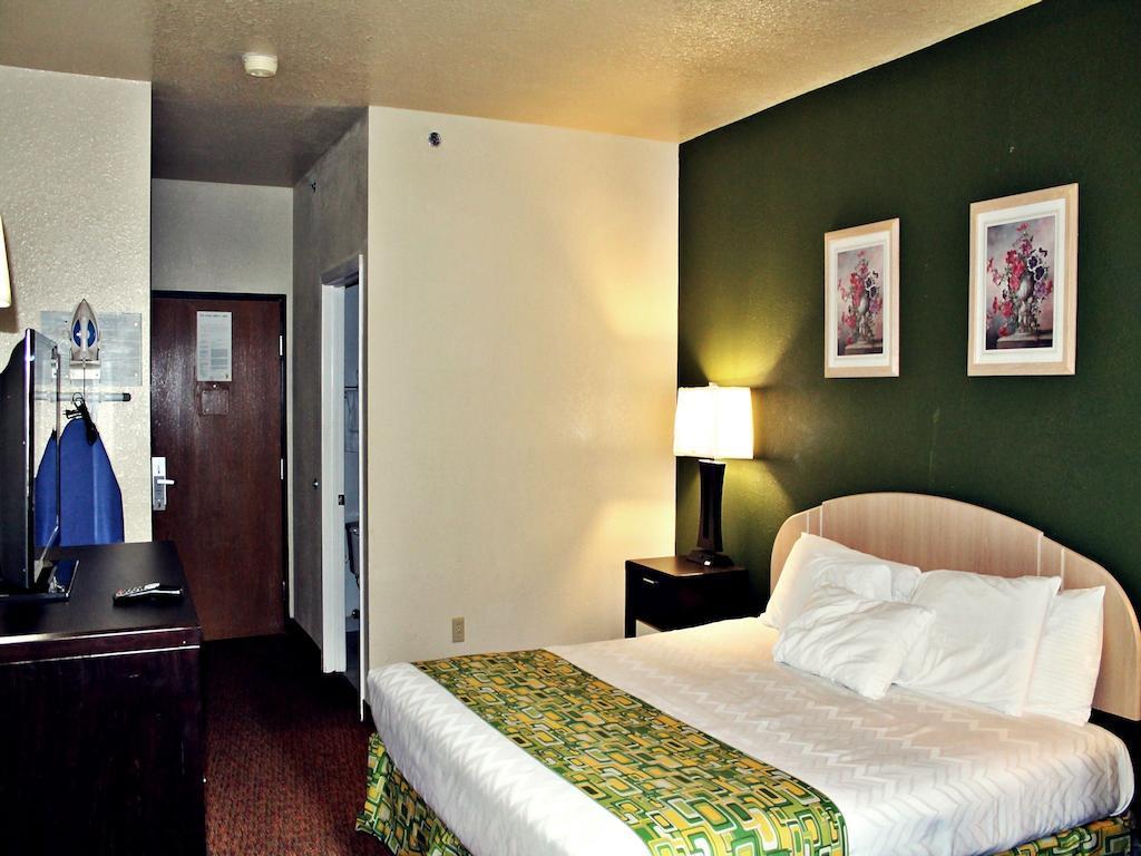 Surestay Plus By Best Western San Antonio Airport Екстериор снимка