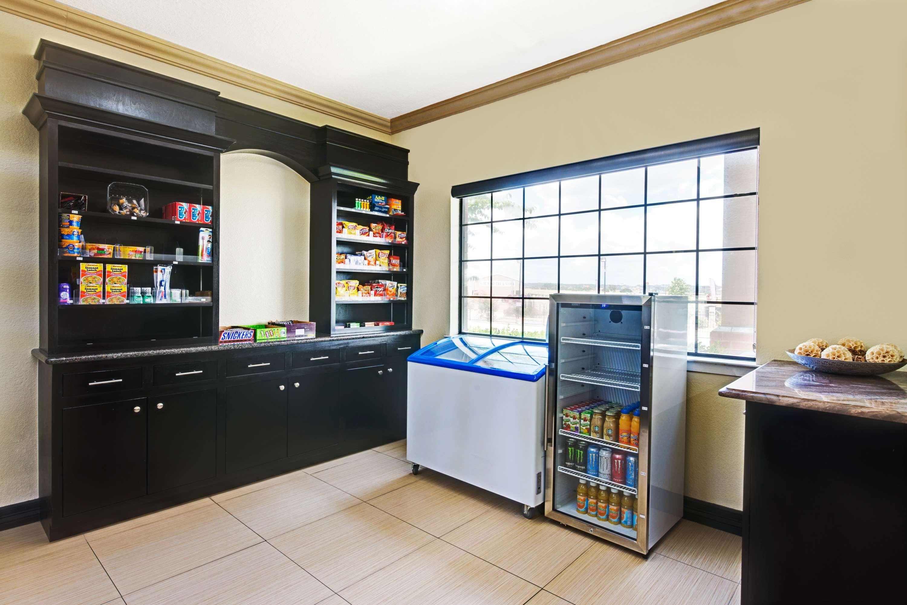 Surestay Plus By Best Western San Antonio Airport Екстериор снимка