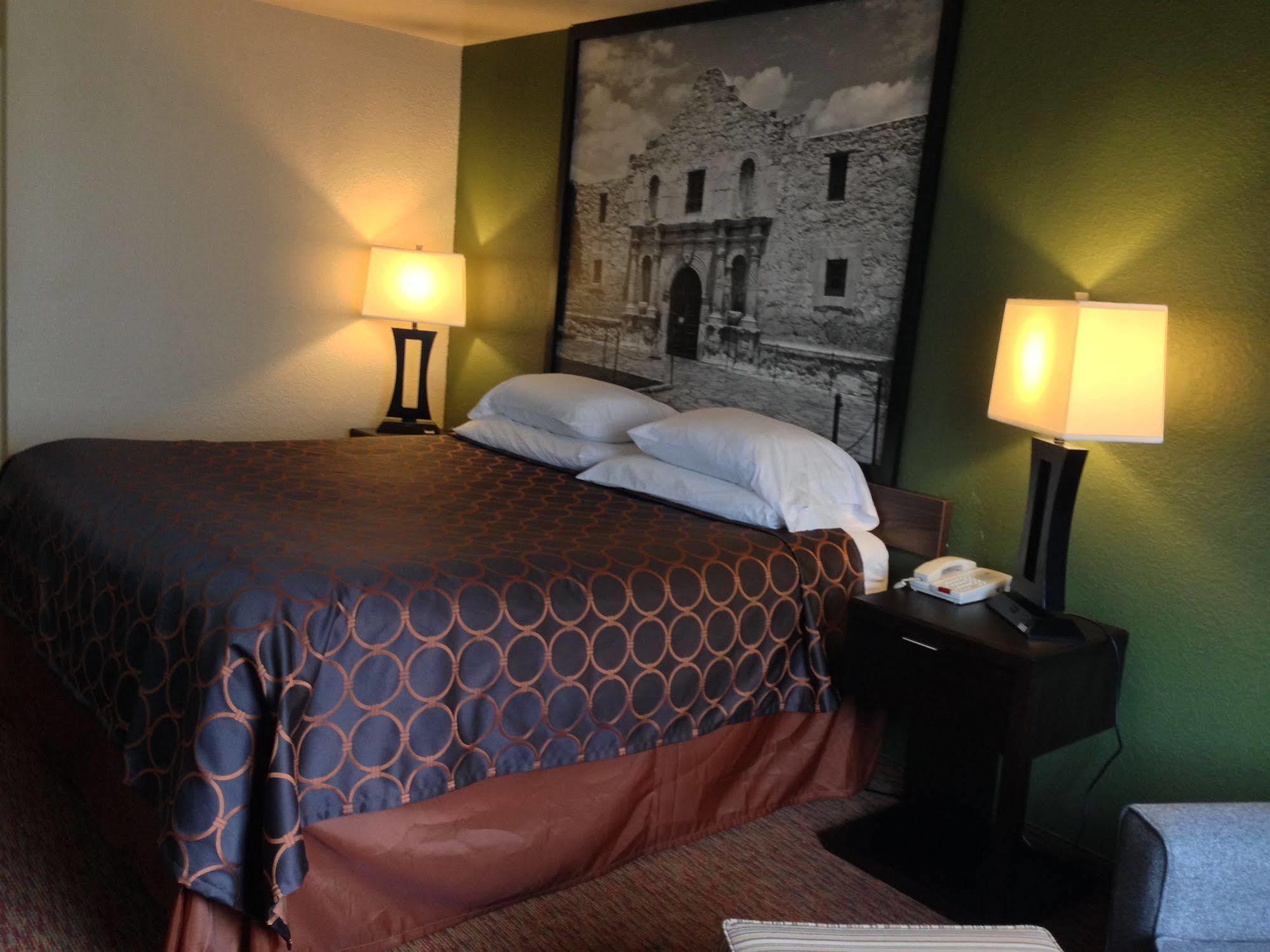 Surestay Plus By Best Western San Antonio Airport Екстериор снимка